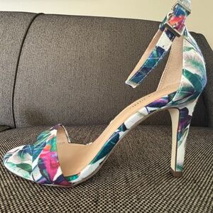 Gorgeous Floral Dress Sandal
